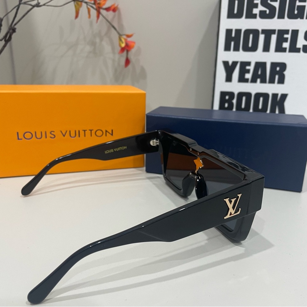 Louis Vuitton Women’s Black Sunglasses - Picture 4 of 5